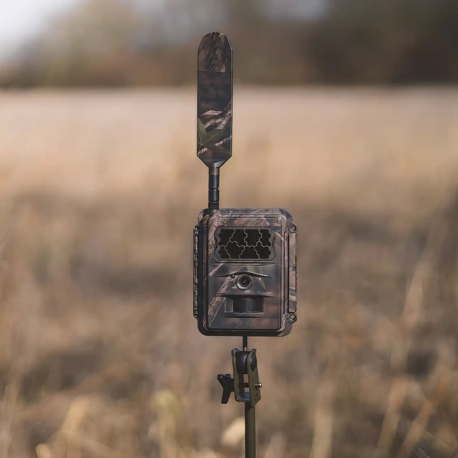 Seissiger Special Cam LTE Supersim einfacher Montage auf Stativ