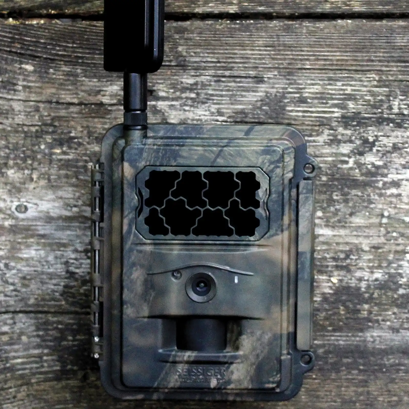 Seissiger Special Cam LTE Supersim schwarzer Blitz